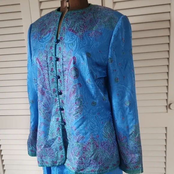 Vintage Blue Silk And Linen Suit Set Floral Paisley Pattern With Sparkly Buttons - Picture 4 of 15